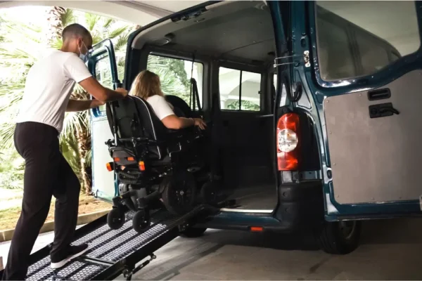 Najboljše prenosne klančine za invalidske vozičke: pregled in priporočila