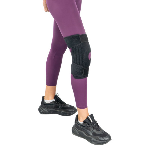 Neoprenska opora za koleno z ojačitvami in trakovi