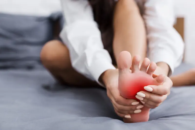 Zakaj imam pekoča stopala (pekoča bolečina v stopalu)?